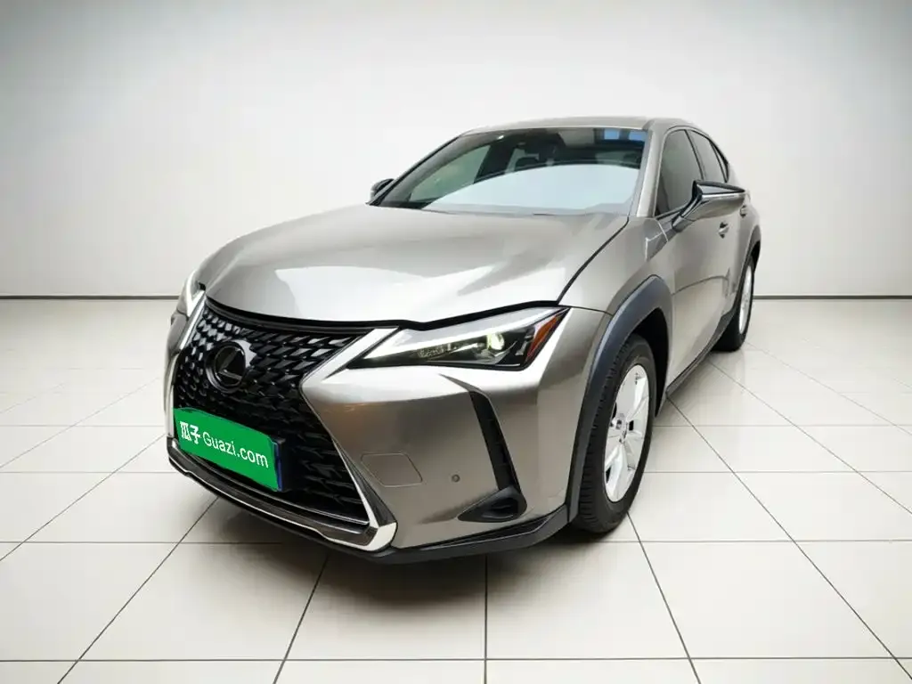 Lexus UX — фото 1