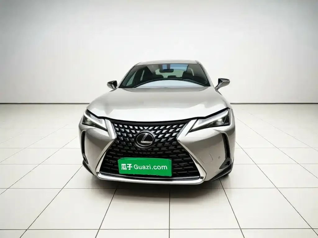 Lexus UX — фото 4
