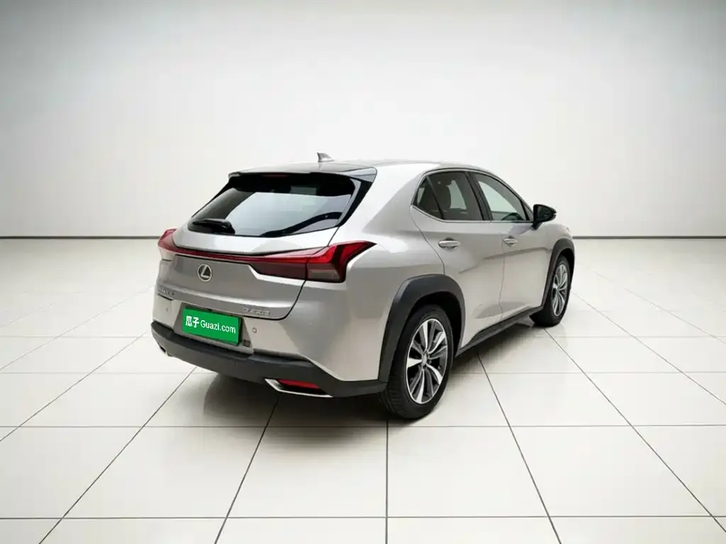Lexus UX — фото 9
