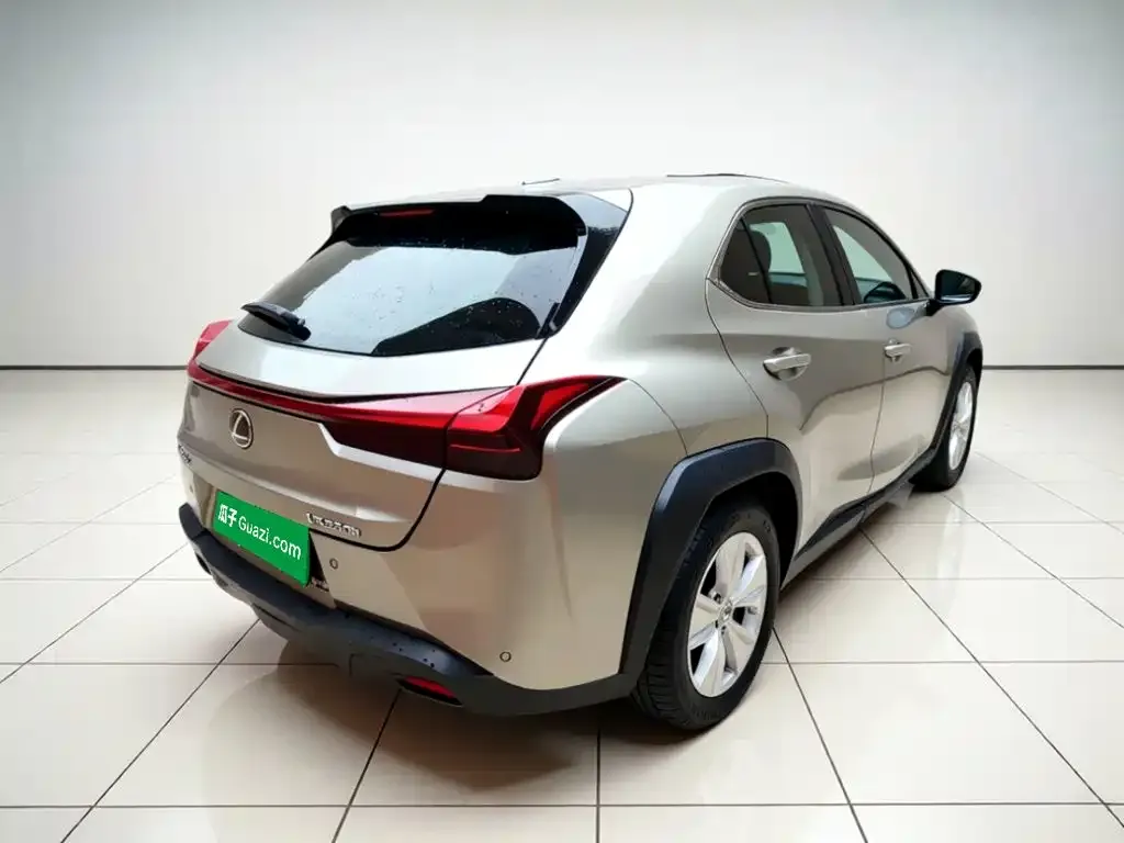 Lexus UX — фото 8