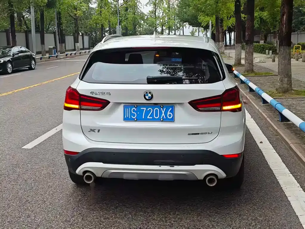 BMW X1 — фото 9