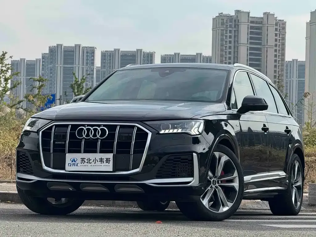 Audi Q7 — фото 1