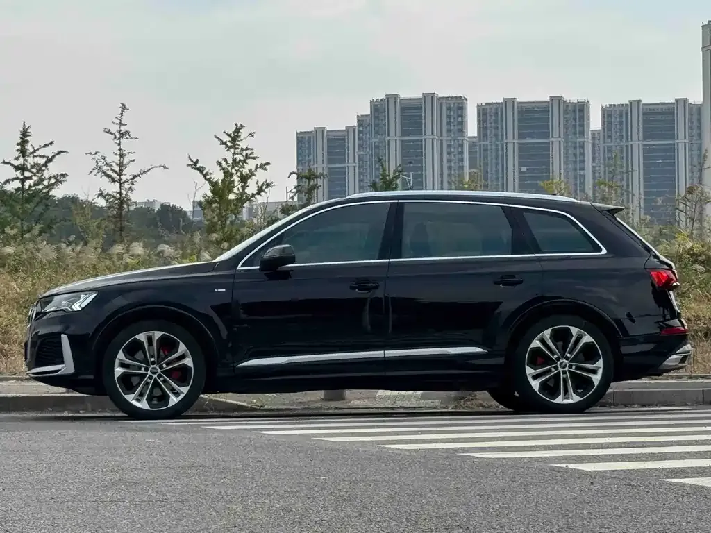 Audi Q7 — фото 7