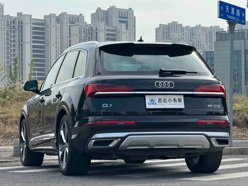 Audi Q7 — фото 9