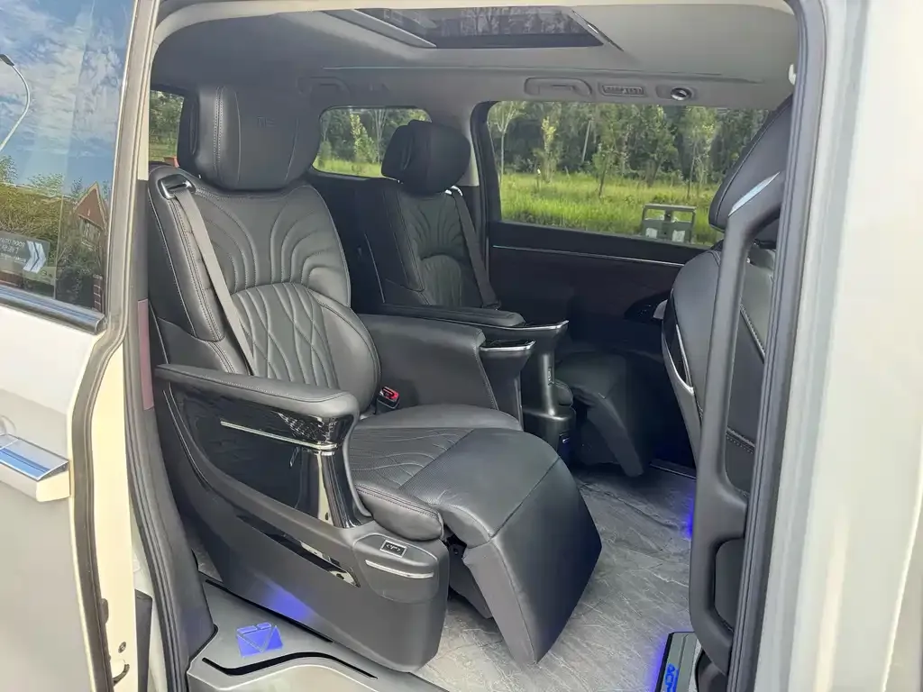 GAC Motor Trumpchi M8 — фото 2