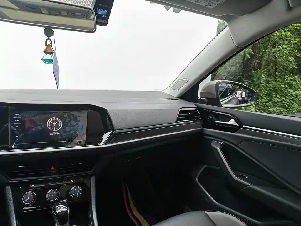 Volkswagen Sagitar — фото 8