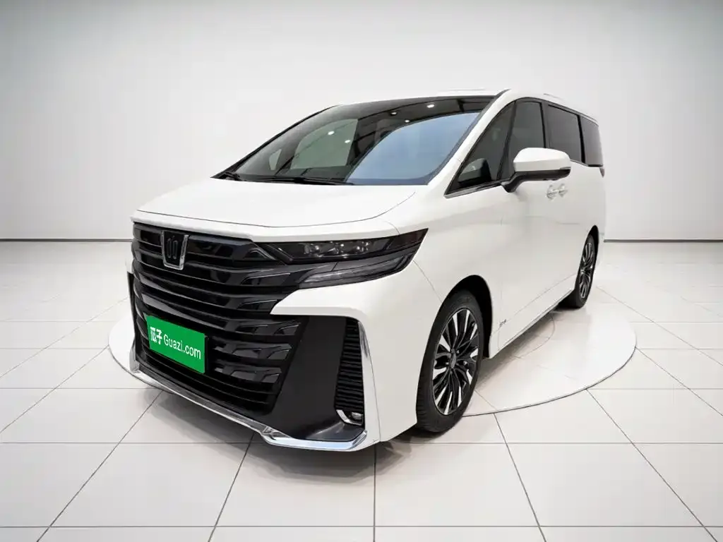 Toyota Vellfire — фото 1