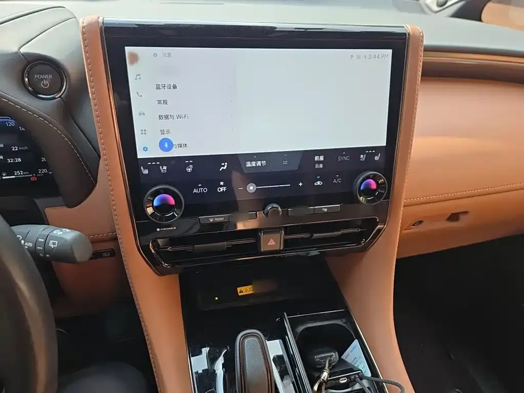 Toyota Vellfire — фото 8
