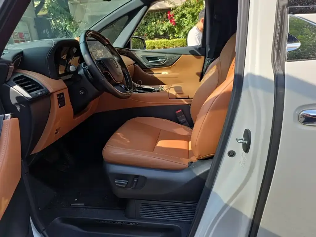 Toyota Vellfire — фото 5