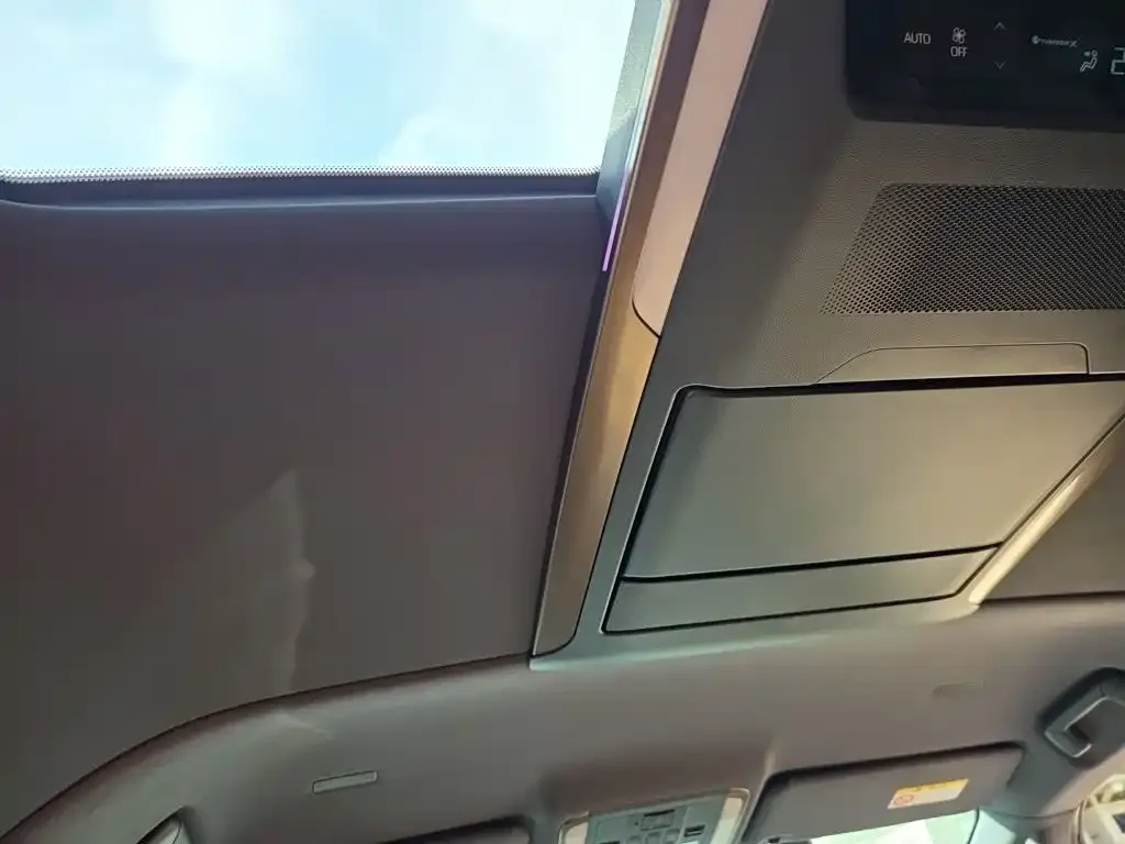 Toyota Vellfire — фото 7