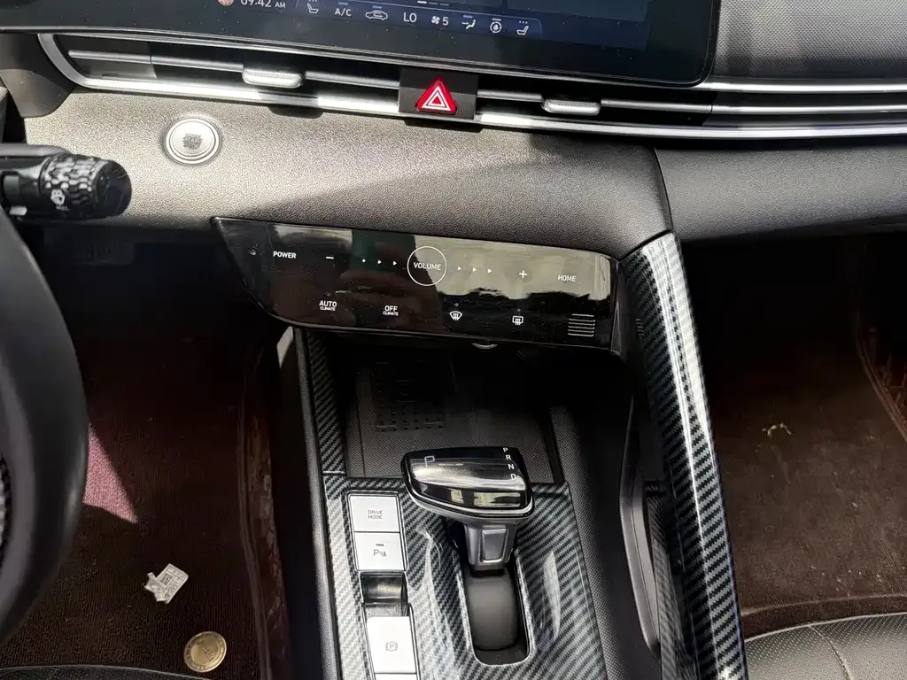 Hyundai Elantra — фото 3