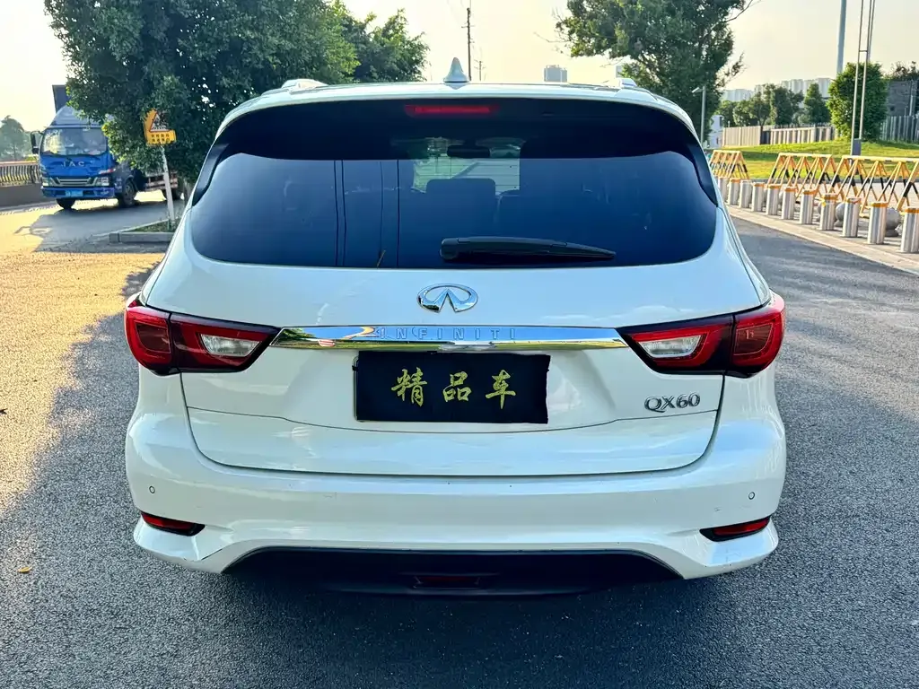 Infiniti QX60 (Import) — фото 5