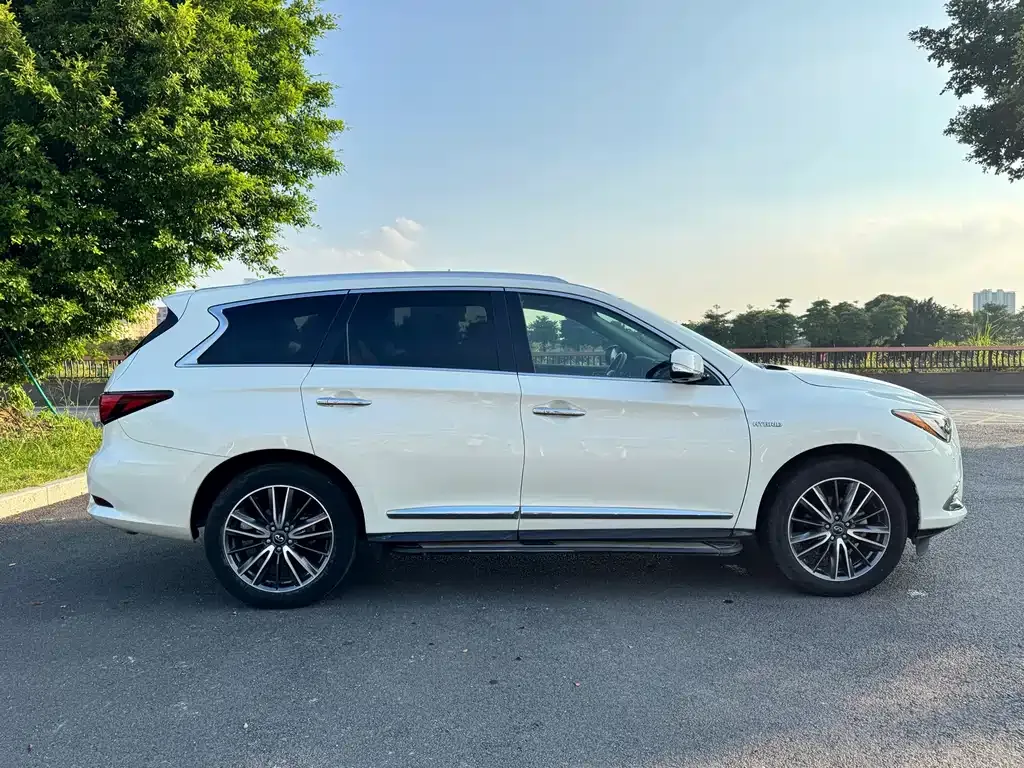 Infiniti QX60 (Import) — фото 10