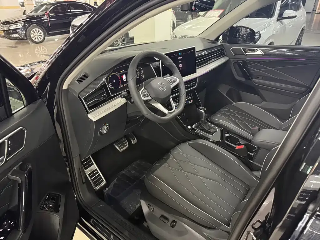 Volkswagen Tiguan L — фото 8