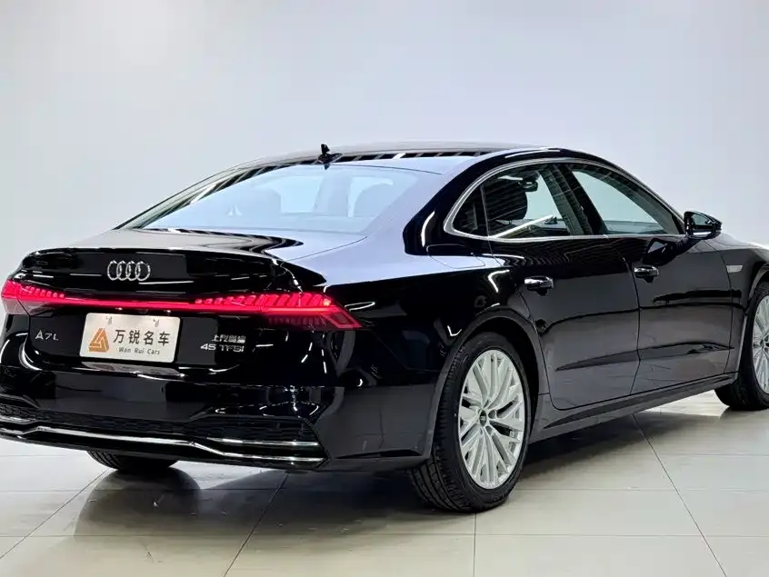 Audi A7L — фото 5