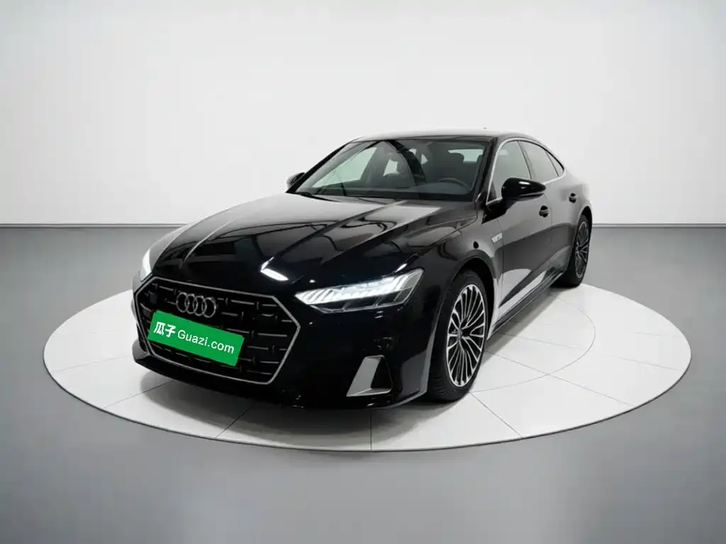 Audi A7L — фото 1