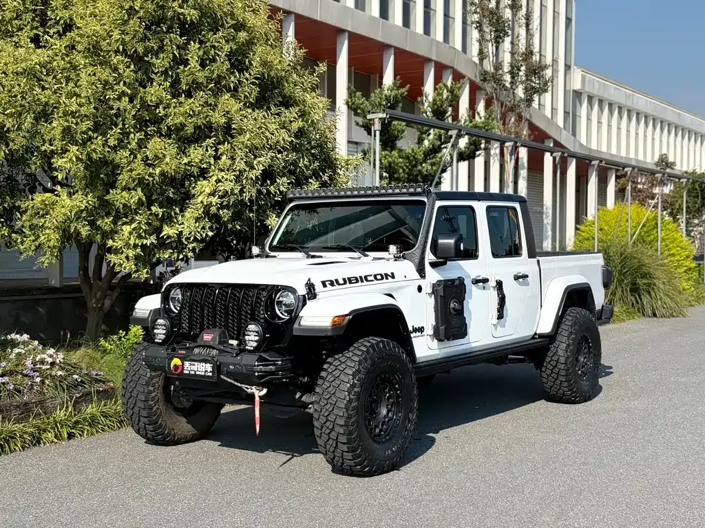 Jeep Gladiator — фото 1