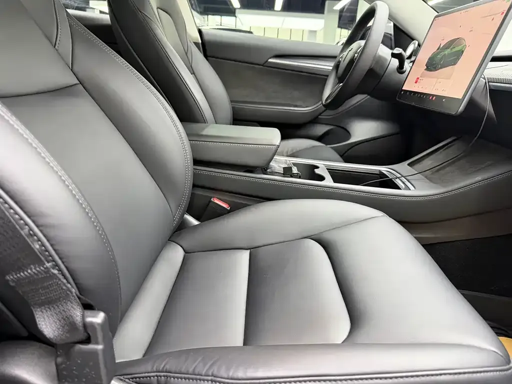 Tesla Model 3 — фото 10