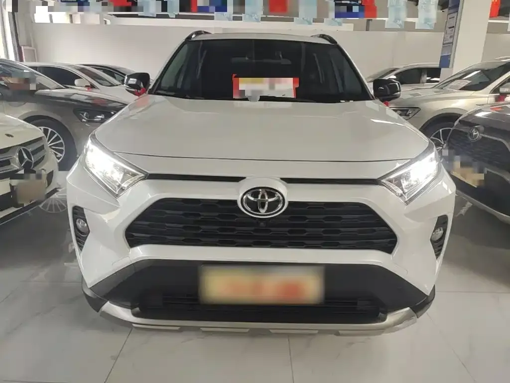 Toyota RAV4 — фото 2