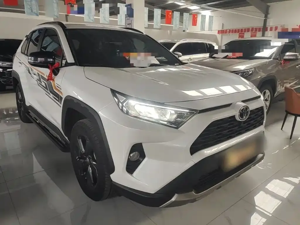 Toyota RAV4 — фото 10