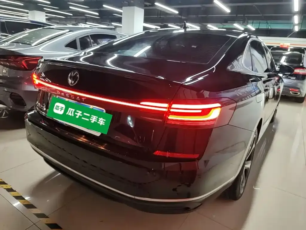 Volkswagen Passat — фото 5