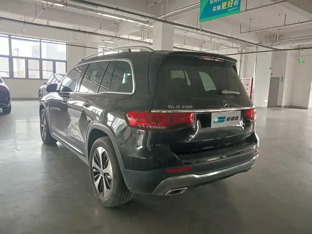 Mercedes-Benz GLB — фото 10