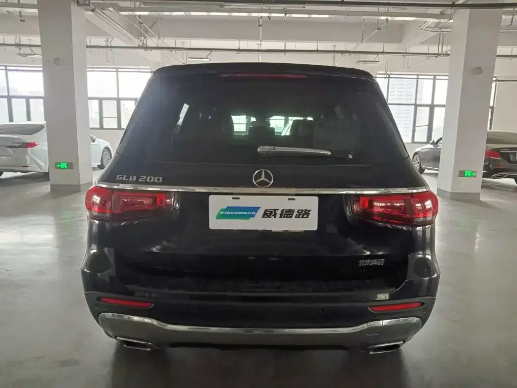 Mercedes-Benz GLB — фото 8