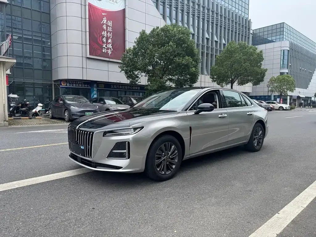 Hongqi H5 — фото 1