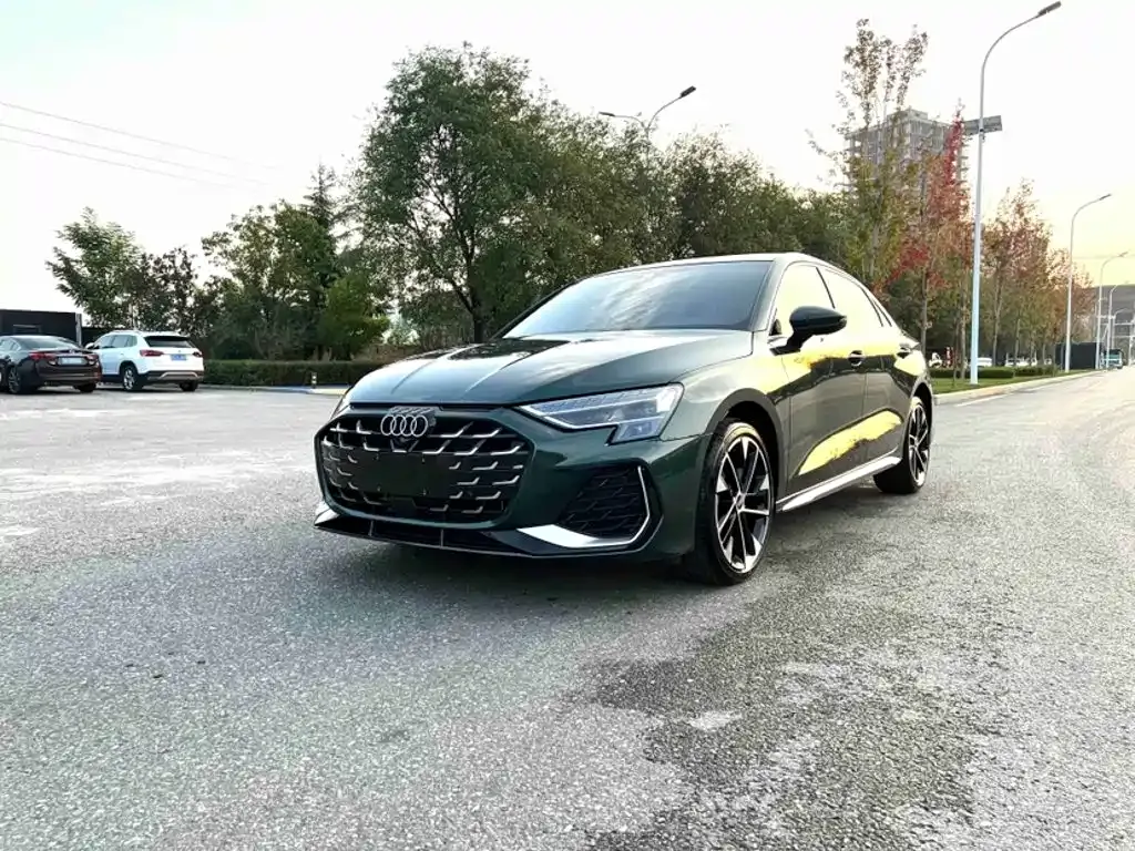 Audi A3 — фото 1