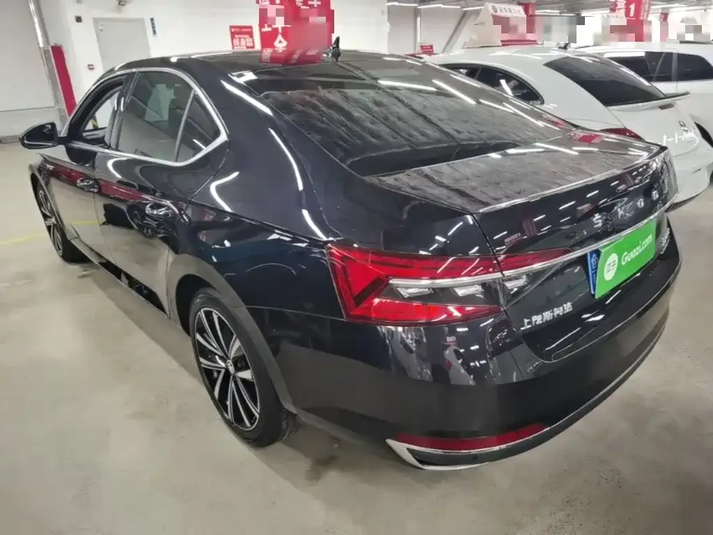 Skoda Superb — фото 8