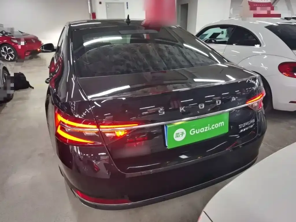 Skoda Superb — фото 5