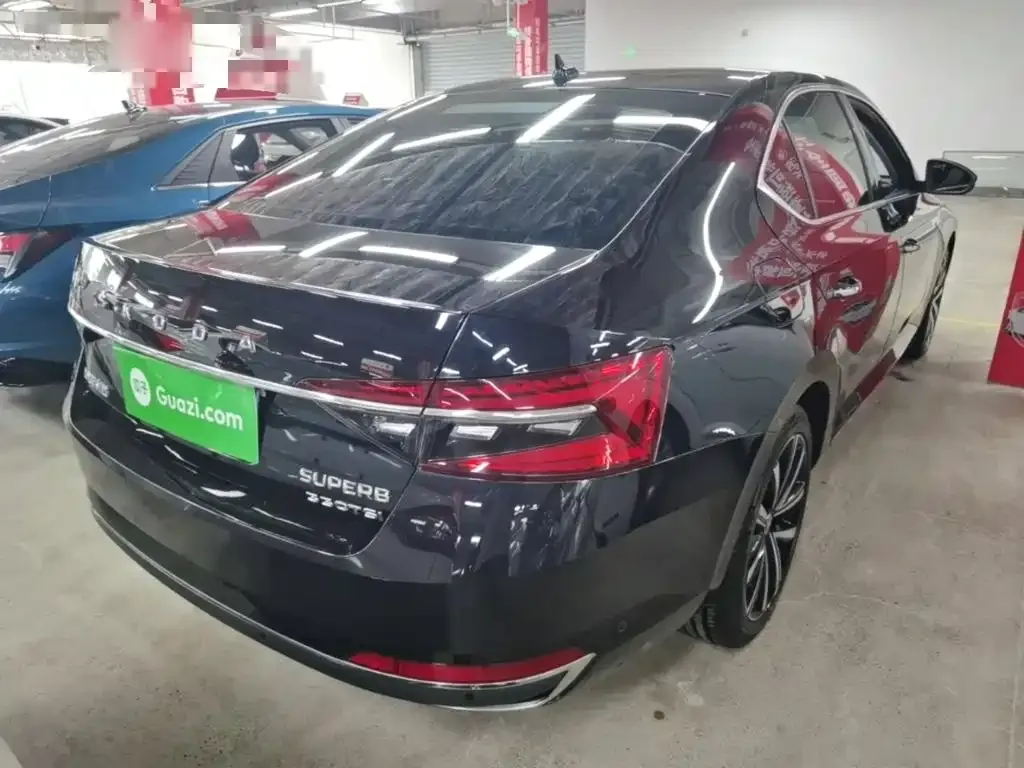 Skoda Superb — фото 7