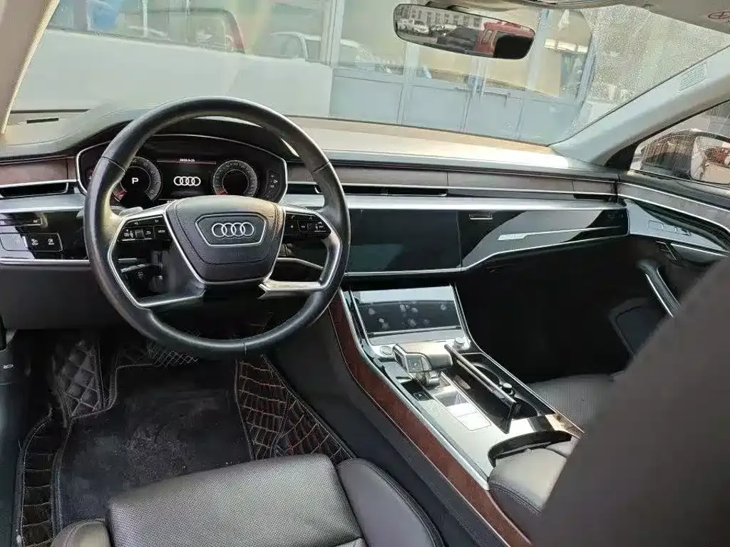 Audi A8 — фото 9