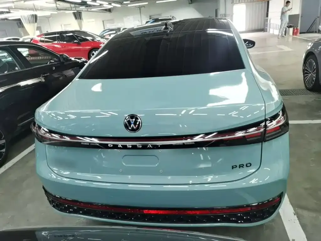 Volkswagen Passat — фото 7