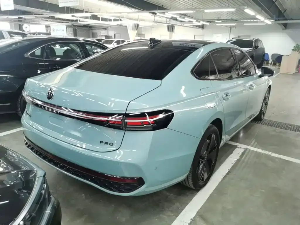 Volkswagen Passat — фото 9