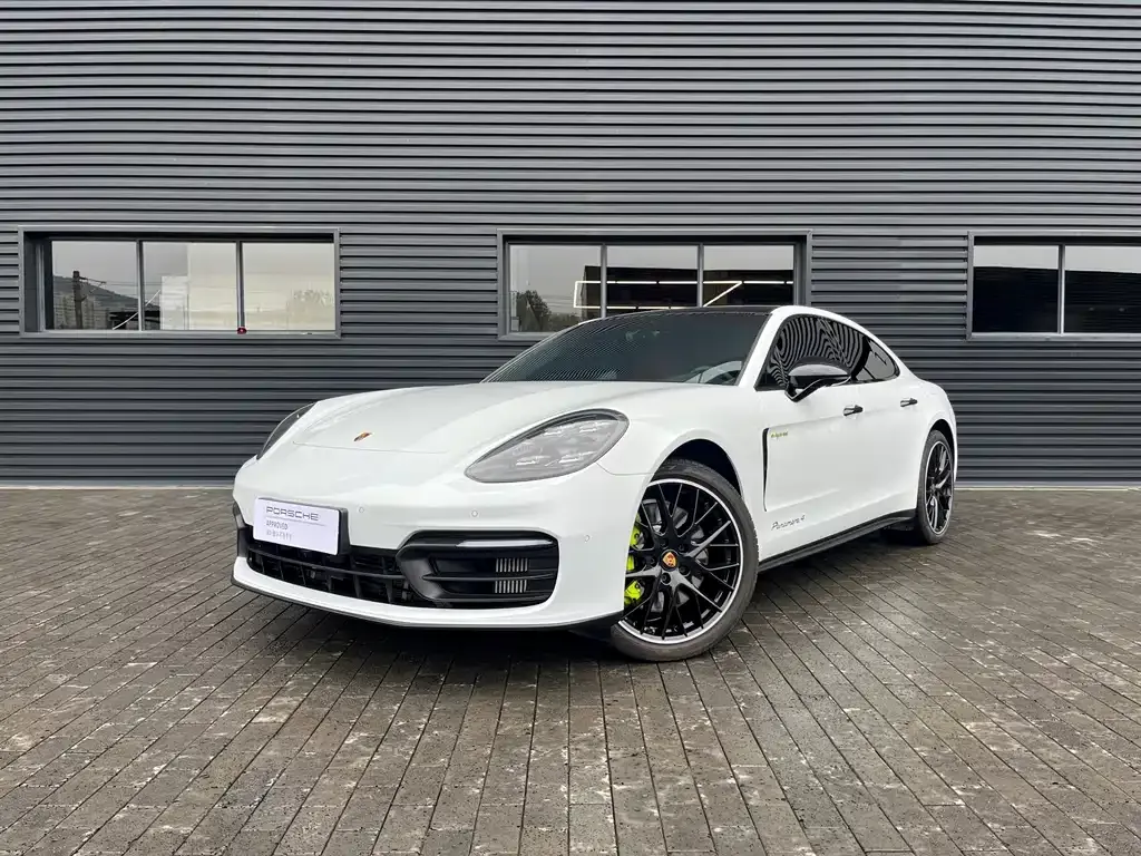 Porsche Panamera Hybrid — фото 1
