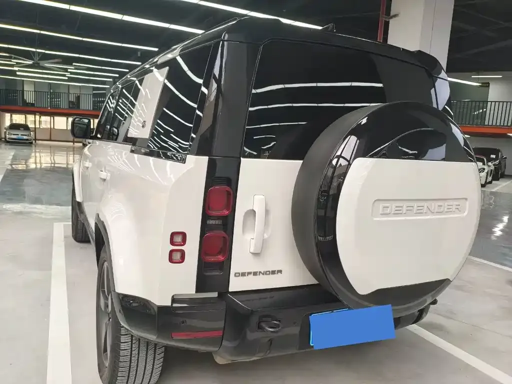 Land Rover Defender — фото 9