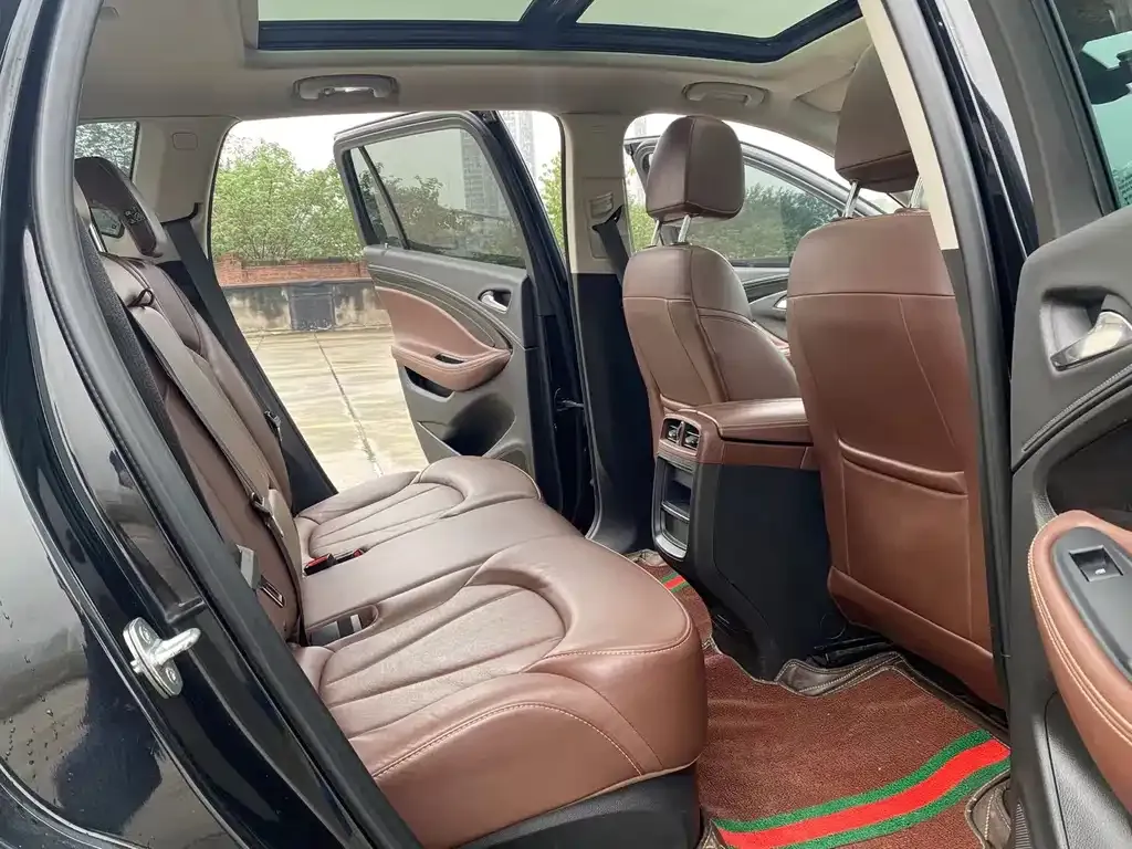 Buick Envision Plus — фото 8