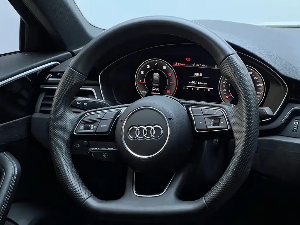 Audi A4L — фото 5