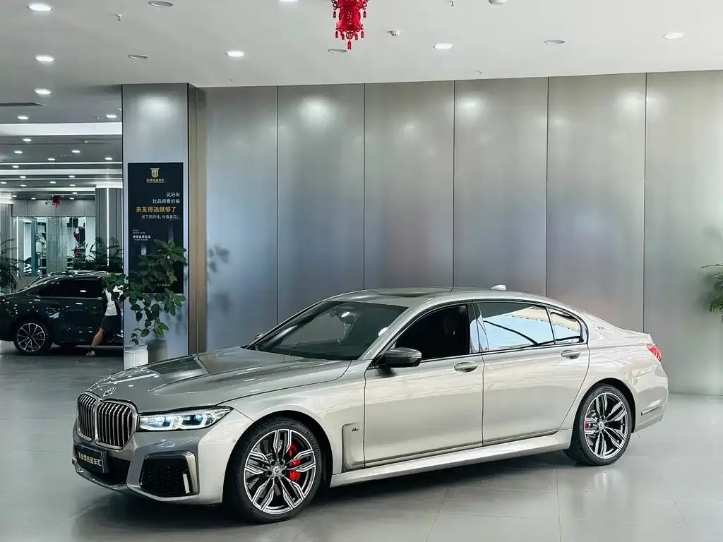 BMW 7 Series — фото 1