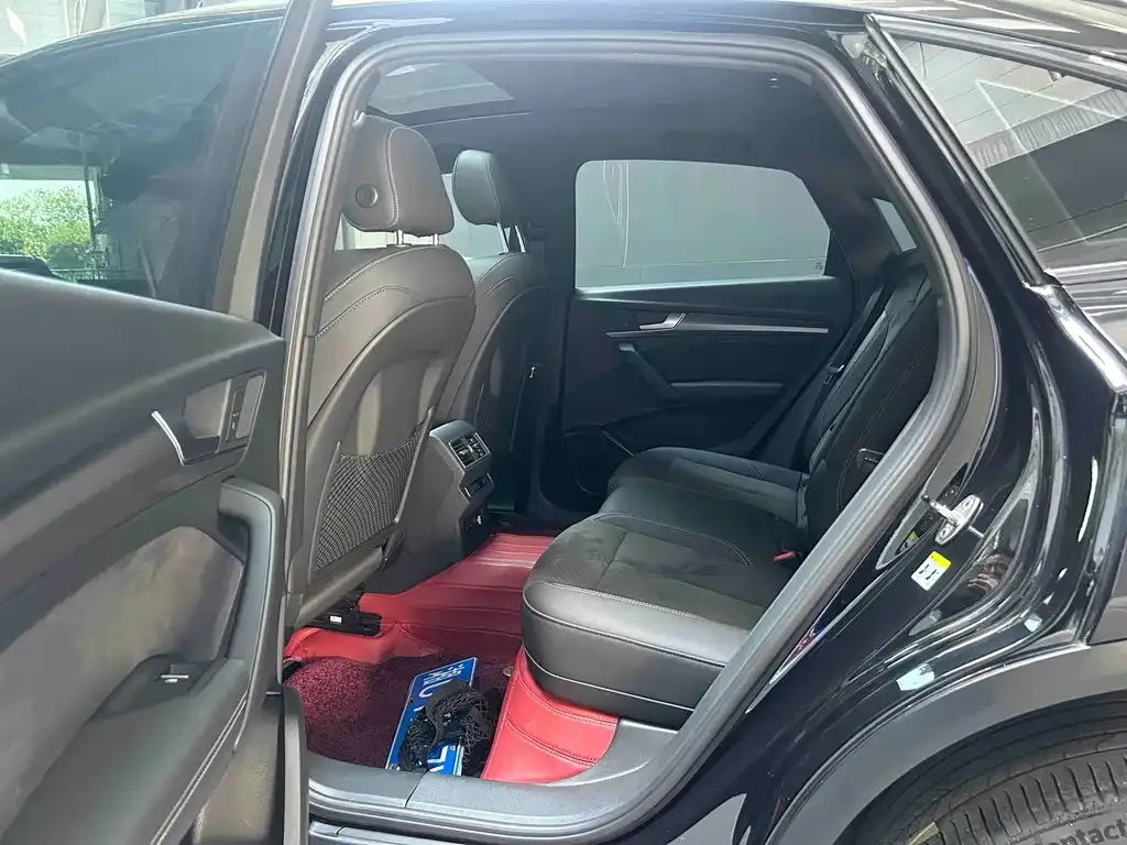 Audi Q5L Sportback — фото 4