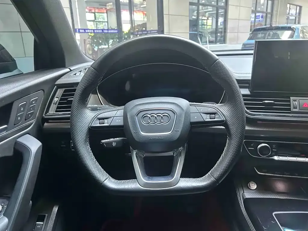 Audi Q5L Sportback — фото 2
