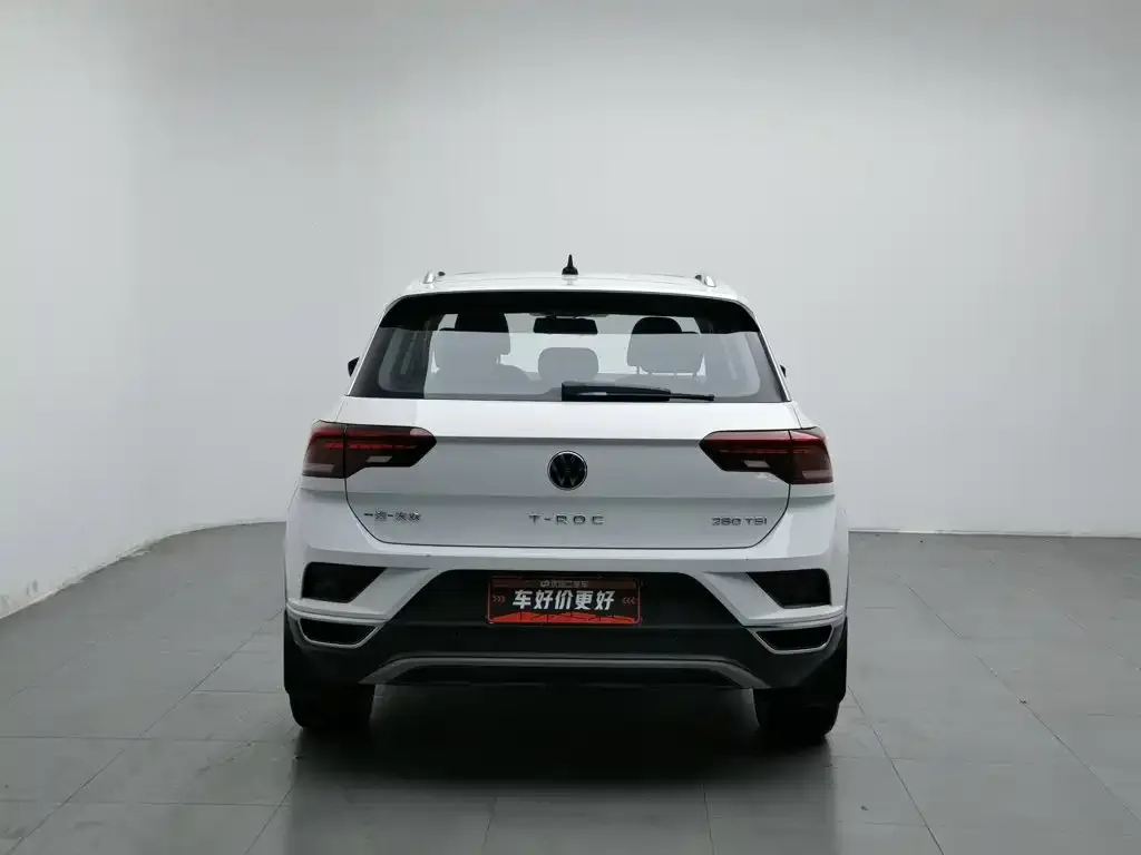 Volkswagen T-Roc — фото 10
