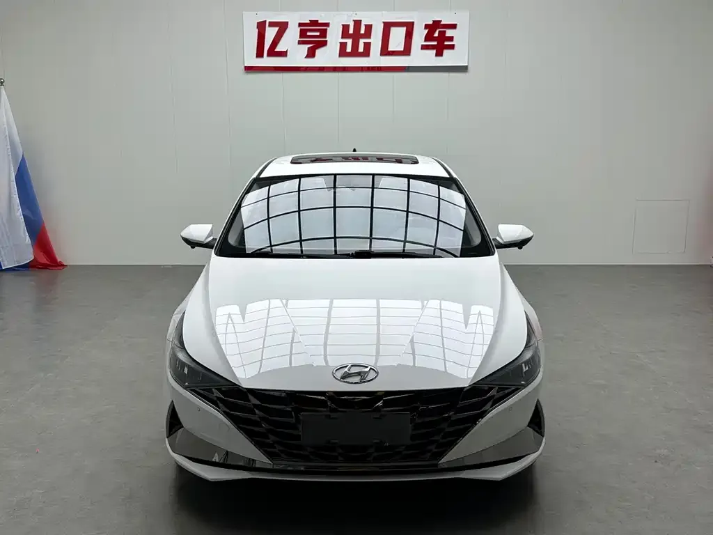 Hyundai Elantra — фото 2