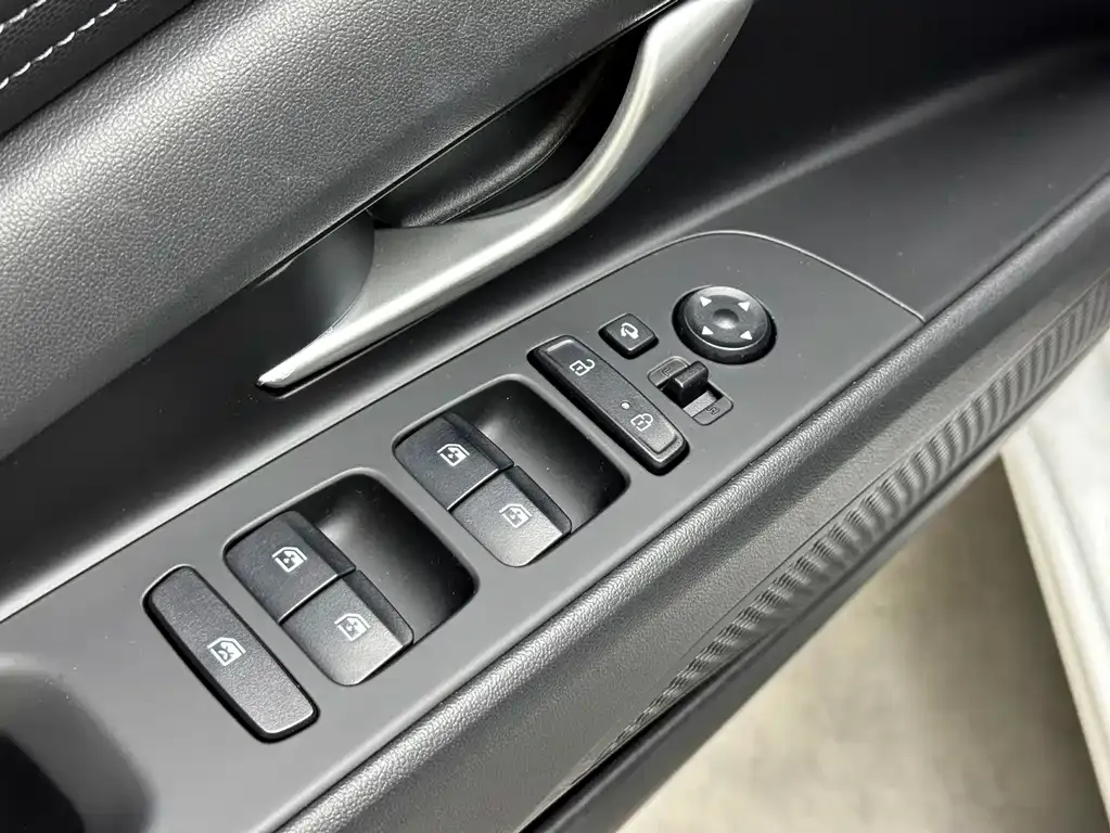 Hyundai Elantra — фото 6