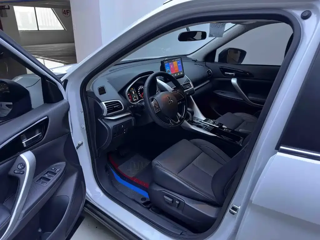 Mitsubishi Eclipse Cross — фото 5