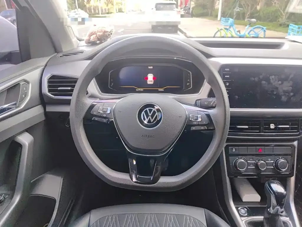 Volkswagen T-Cross — фото 9