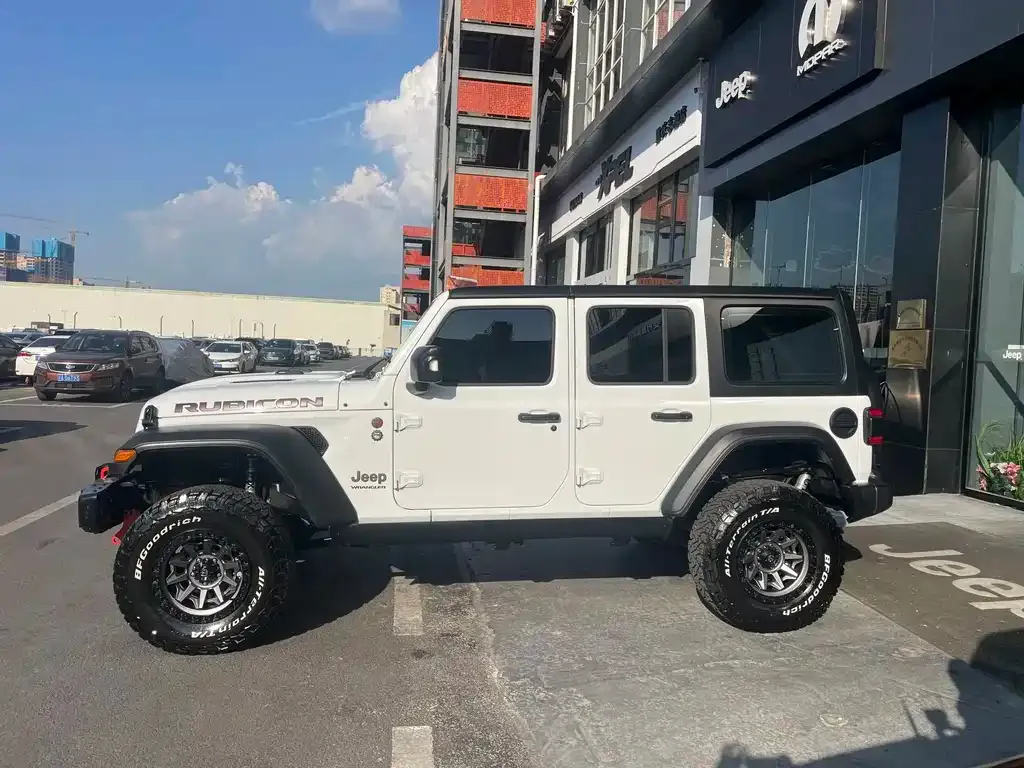 Jeep Wrangler — фото 7
