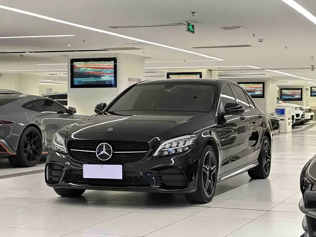 Mercedes-Benz C-Class — фото 1