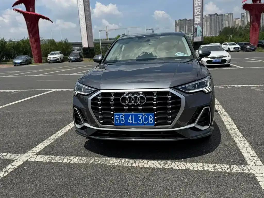 Audi Q3 — фото 10